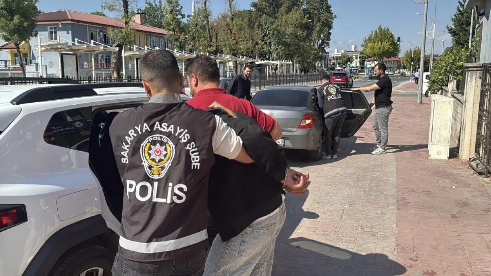 Husumet ve küfürleşme cinayetle sonlandı: 27 yaşındaki genç silahla vurularak öldürüldü