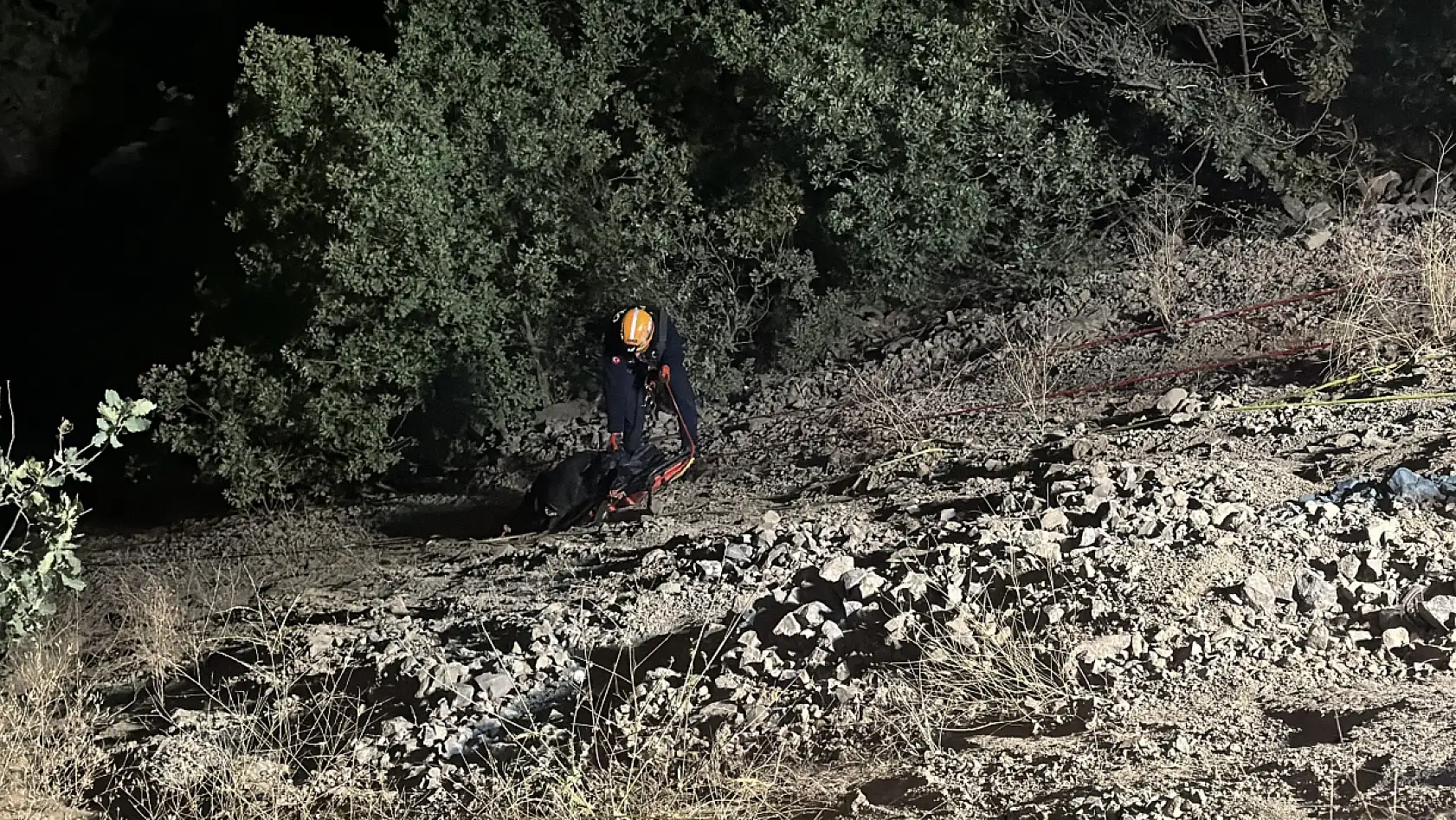 Feci kazada hayatını kaybeden 4 kişinin cesetleri güçlükle çıkartıldı