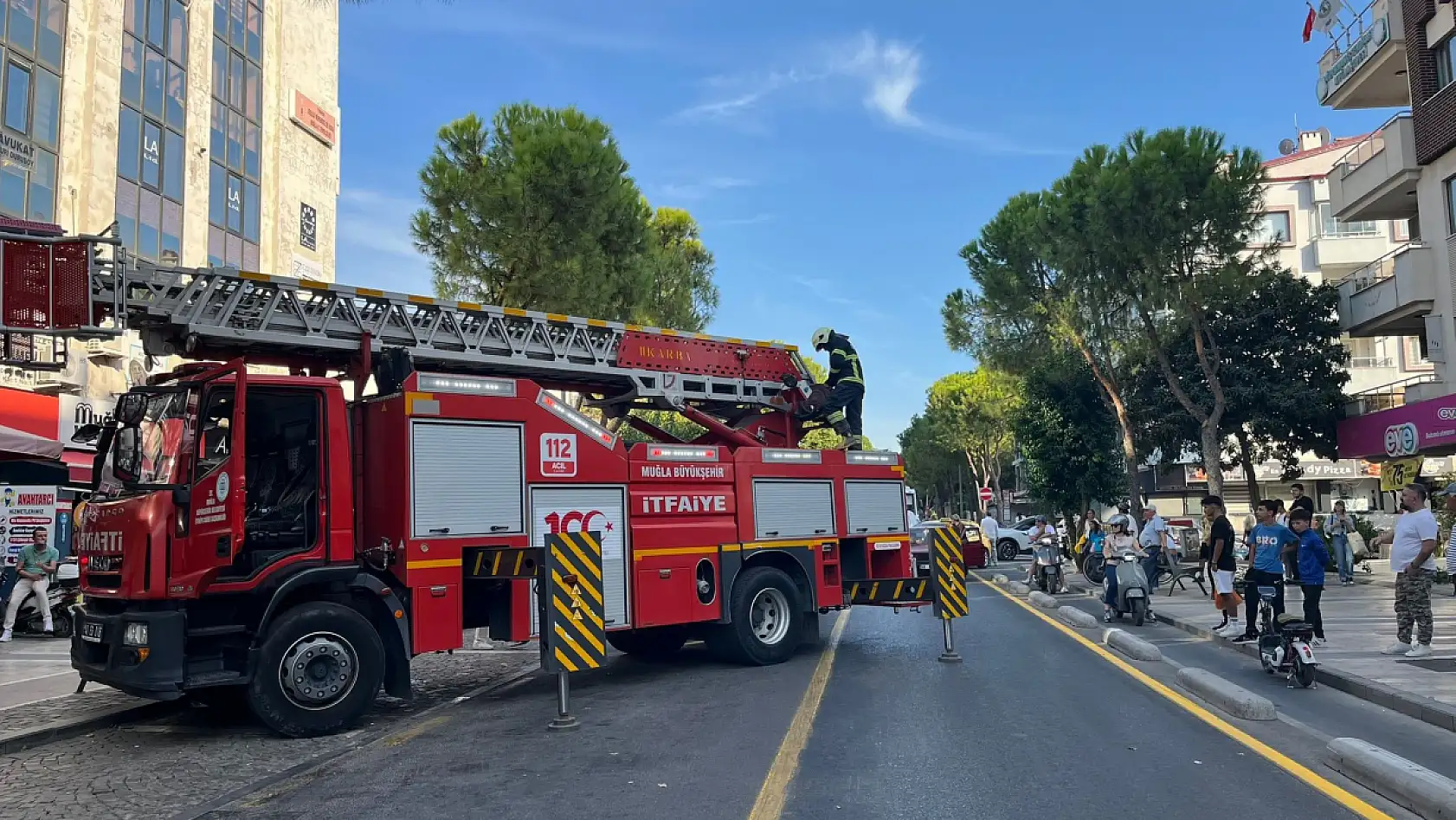 Menteşe'de dönerci bacasında yangın paniği