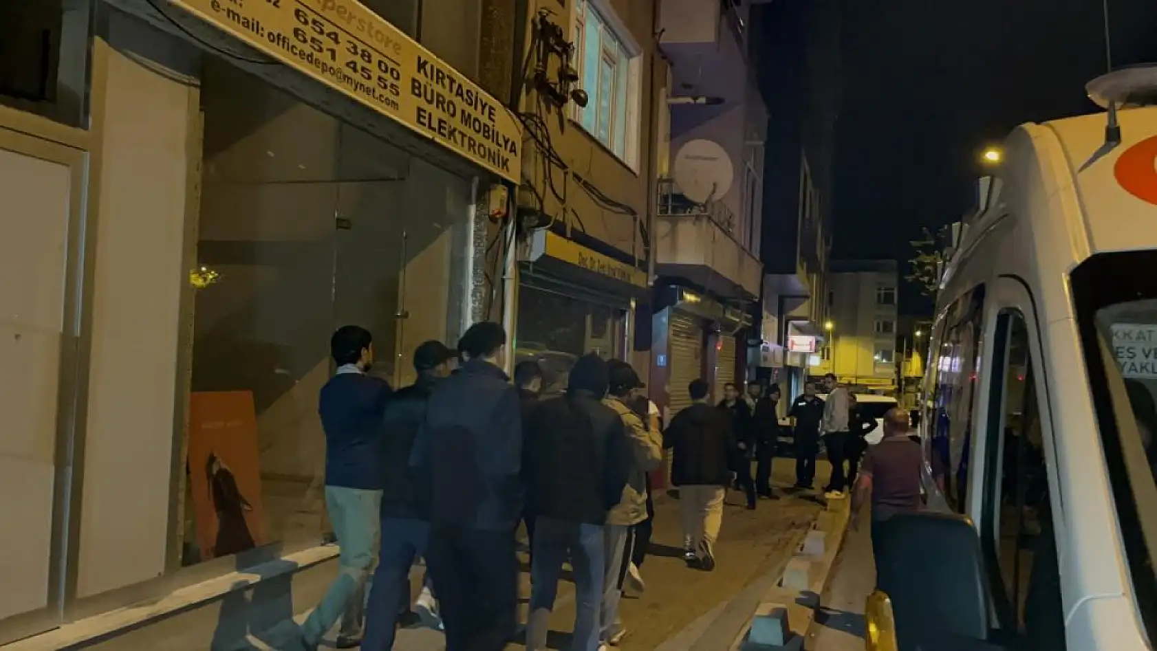 Gece yarısı şüpheli ölüm: Kanlar içinde bulundu