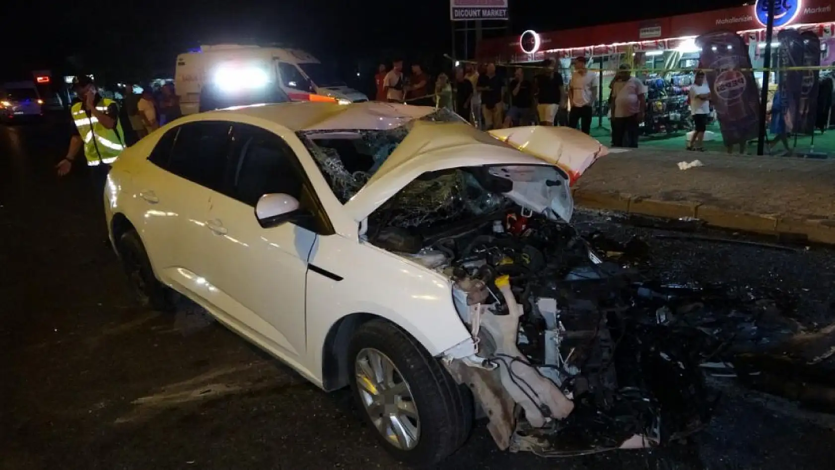 Karayolunu savaş alanına çeviren feci kaza: 2 ölü, 2 yaralı