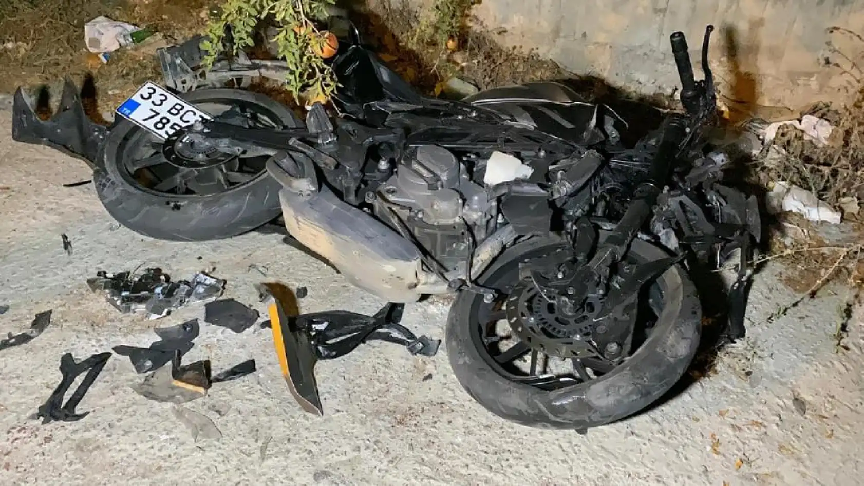 Genç Sürücü Feci Kazada Hayatını Kaybetti