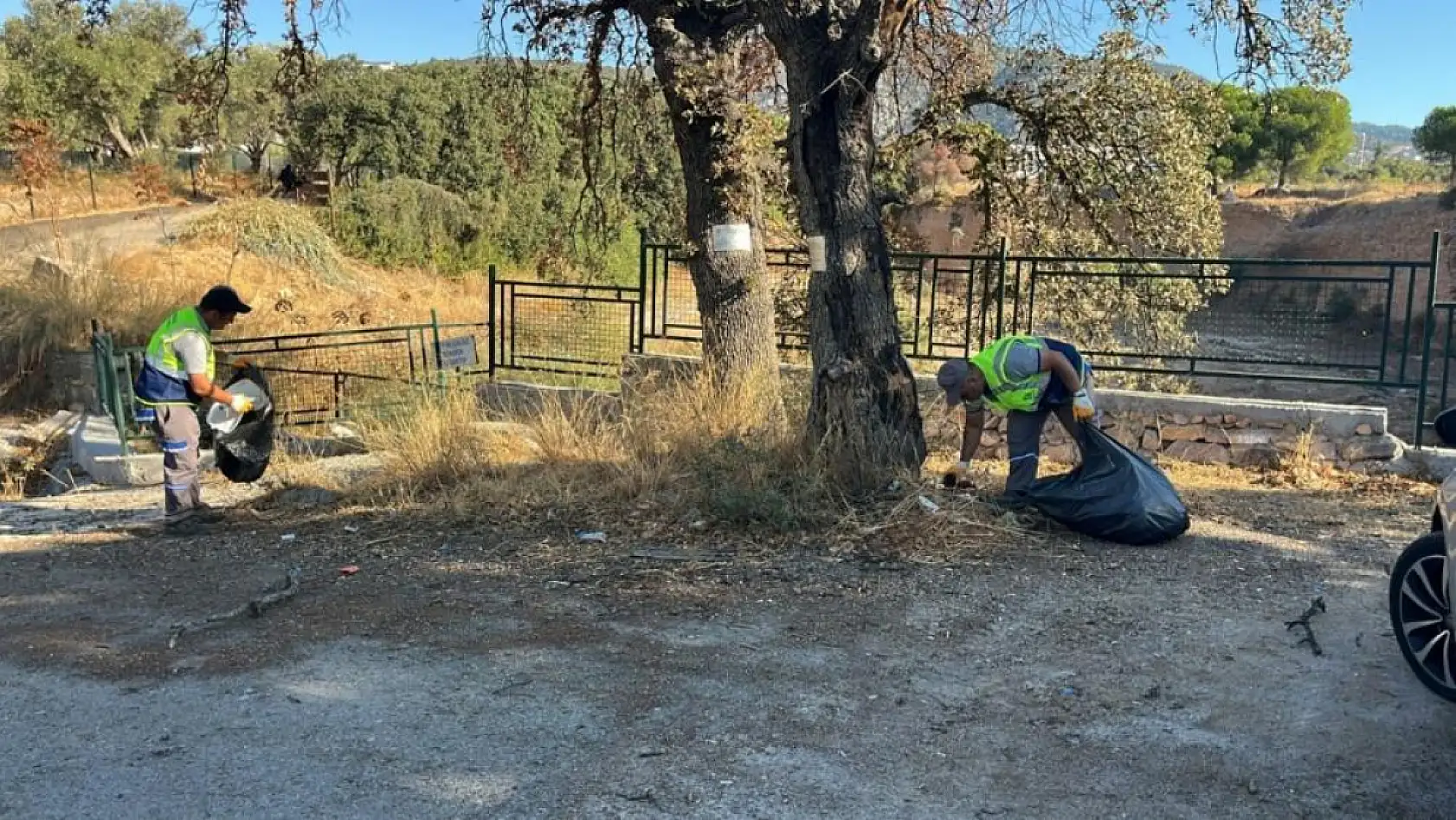 Belediye ekiplerinden derelerde temizlik çalışmaları