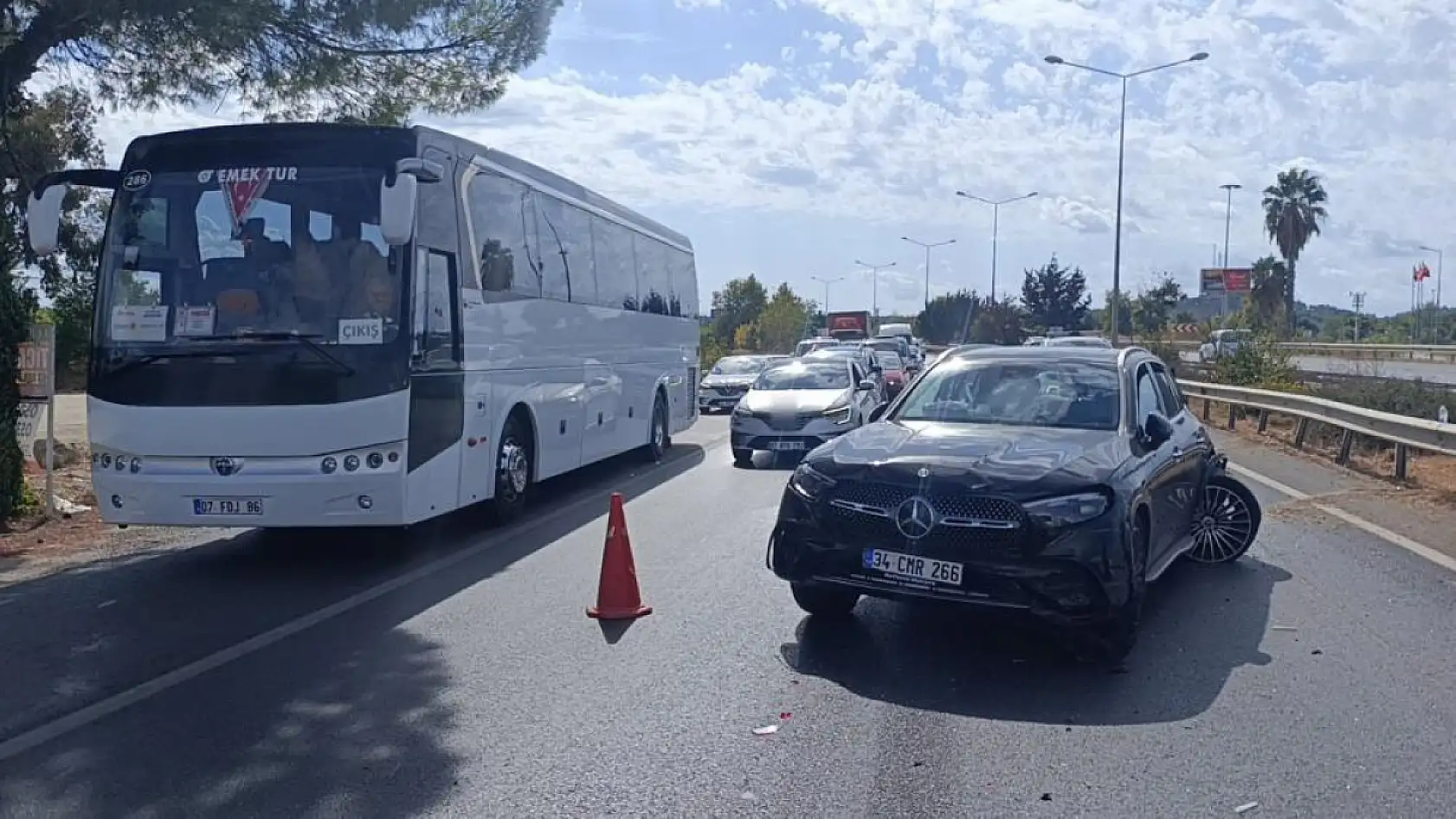 Ekipler hangi kazaya yetişeceğini şaşırdı: 1 kilometrelik mesafede 12 araçlık 4 ayrı zincirleme kaza