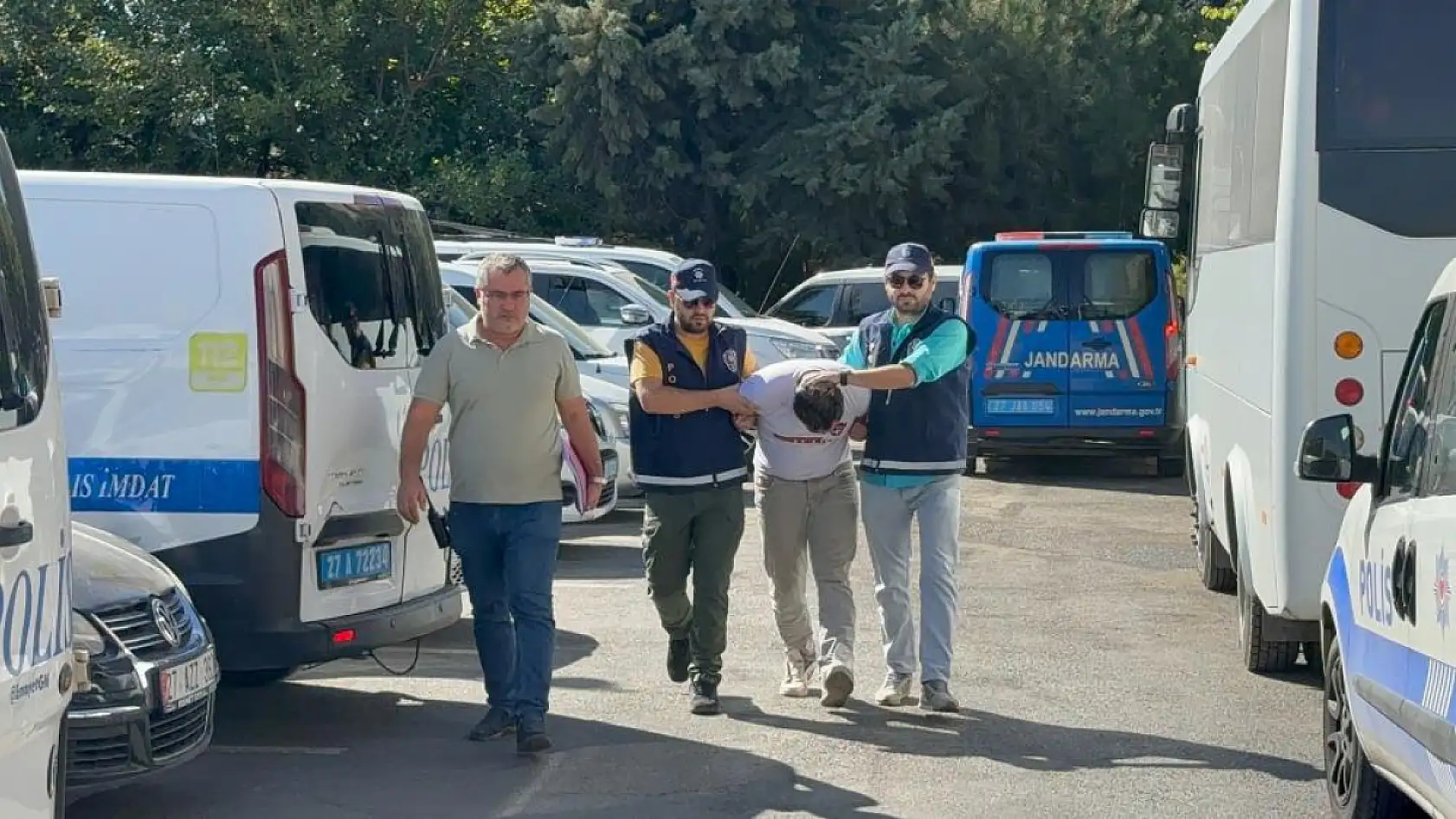 Kan Donduran Olay! Kardeşini Defalarca Bıçaklayarak Öldürdü