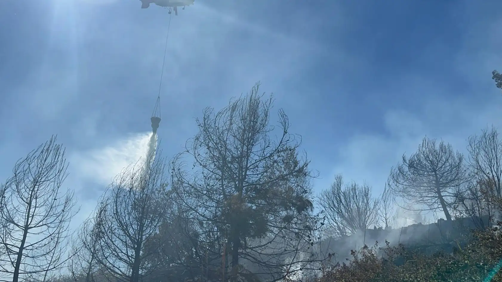 Alanya'da yerleşim alanlarını tehdit eden yangın korkuttu