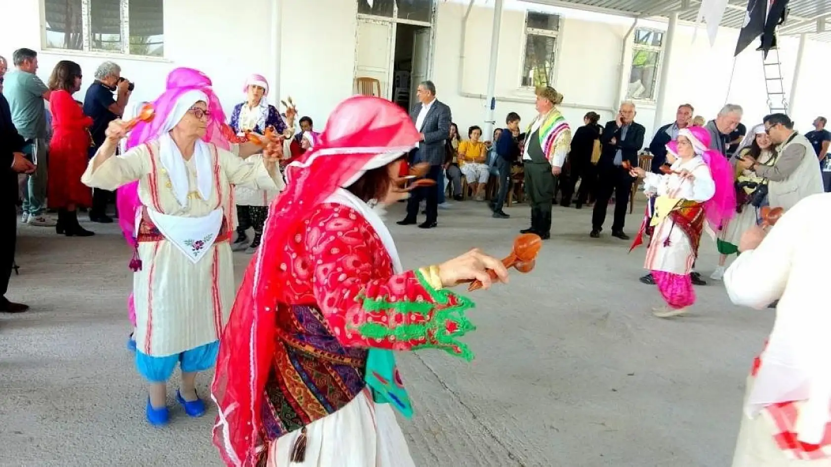 Asırlık gelenek, kadınların ellerinde yeniden hayat buluyor
