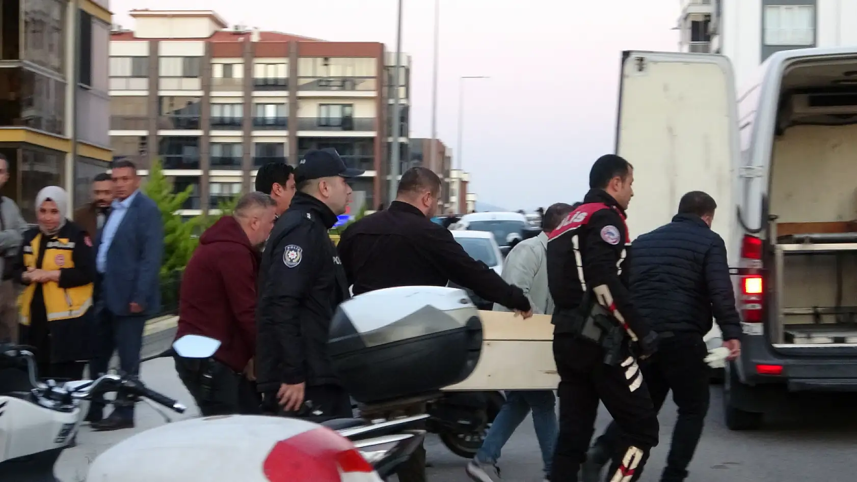 Çocuklar kavga edince babalar birbirine girdi: 1 ölü