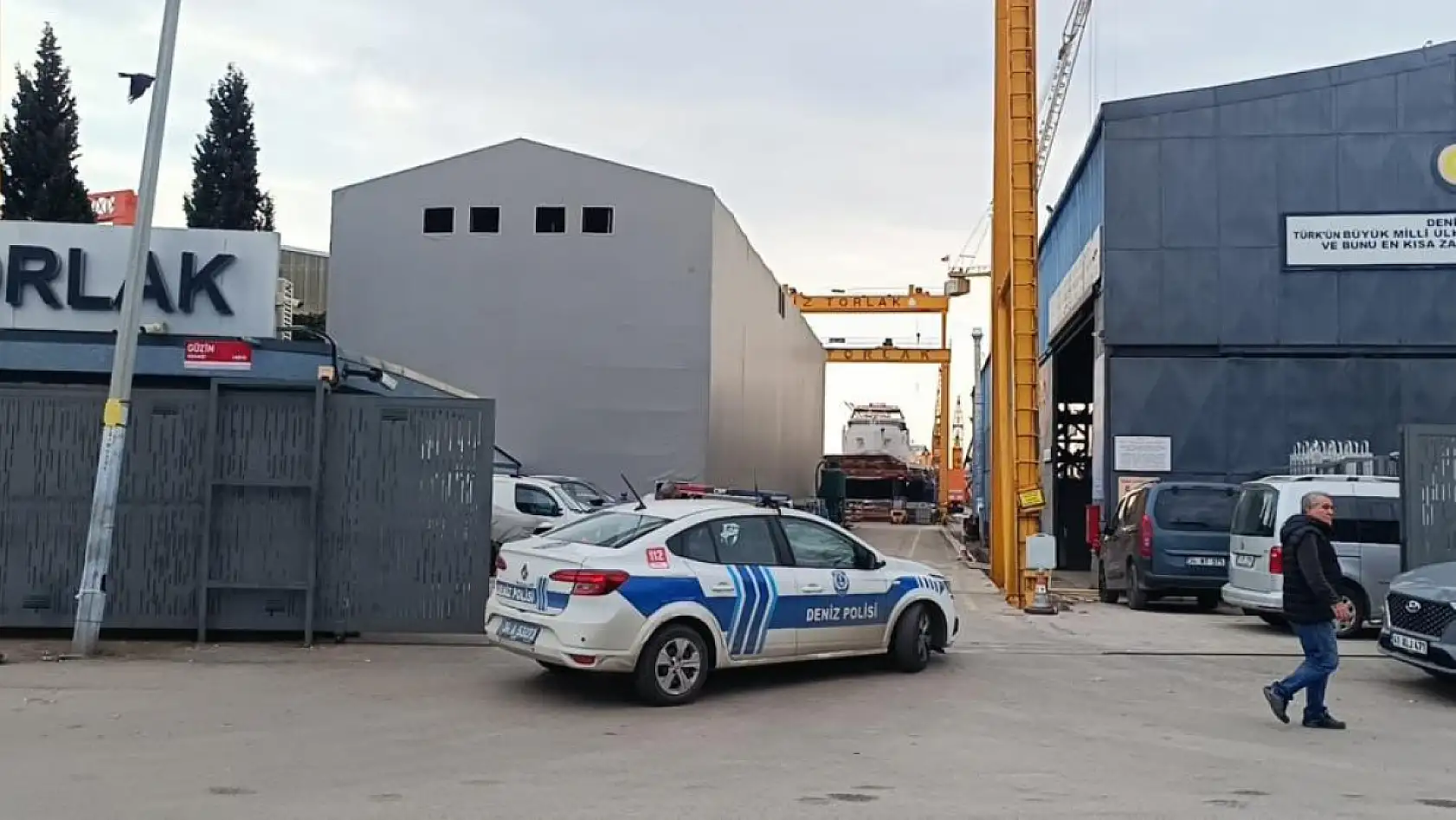 İstanbul Tuzla'da Gemi Tadilatı Sırasında Patlama: 1 Ölü, 4 Yaralı