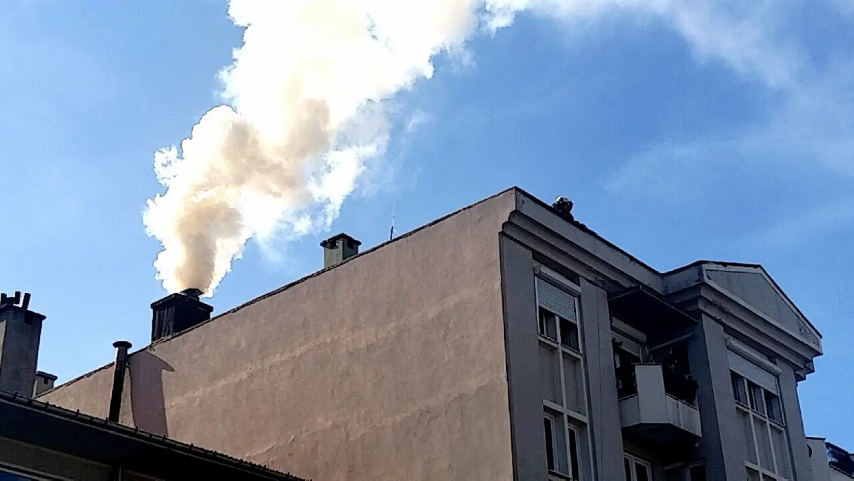 Menteşe'de baca yangını paniğe neden oldu