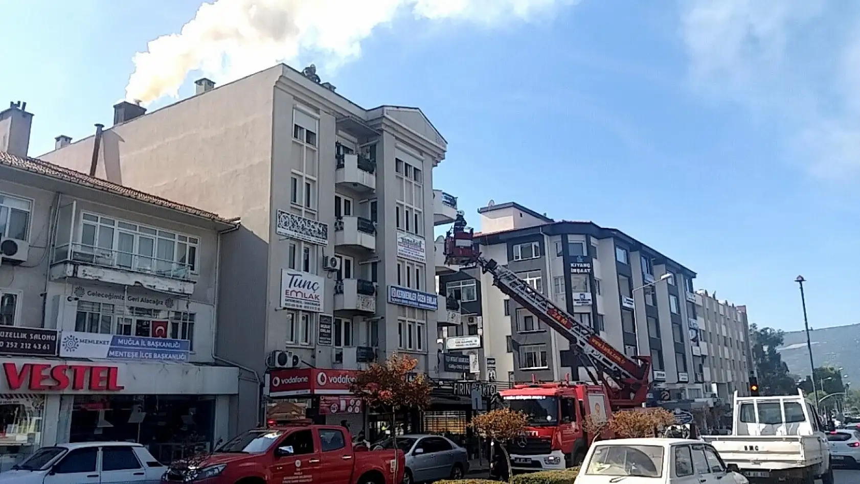 Menteşe'de baca yangını paniğe neden oldu