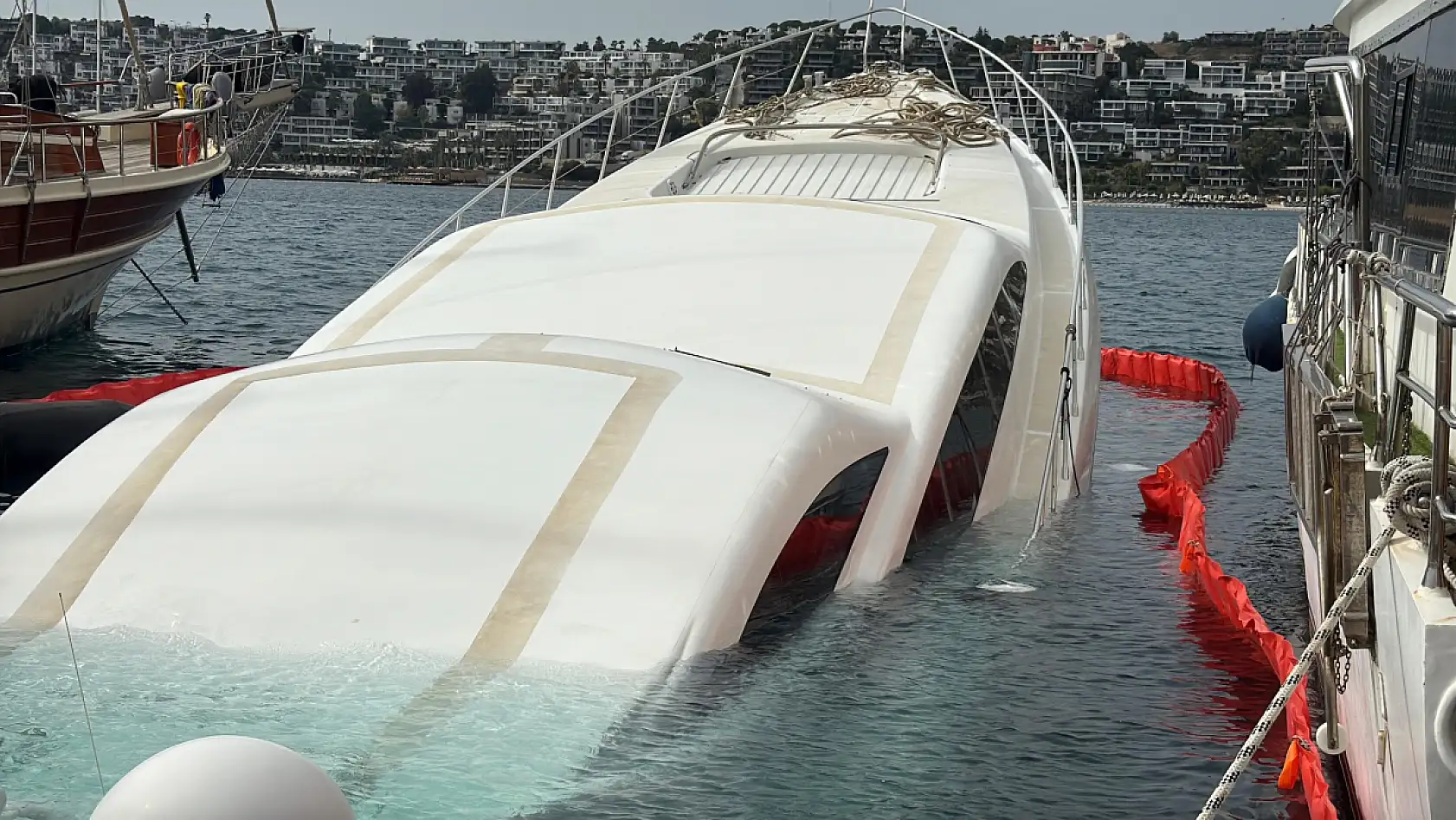 Bodrum'da 40 milyon TL'lik yat sulara gömüldü