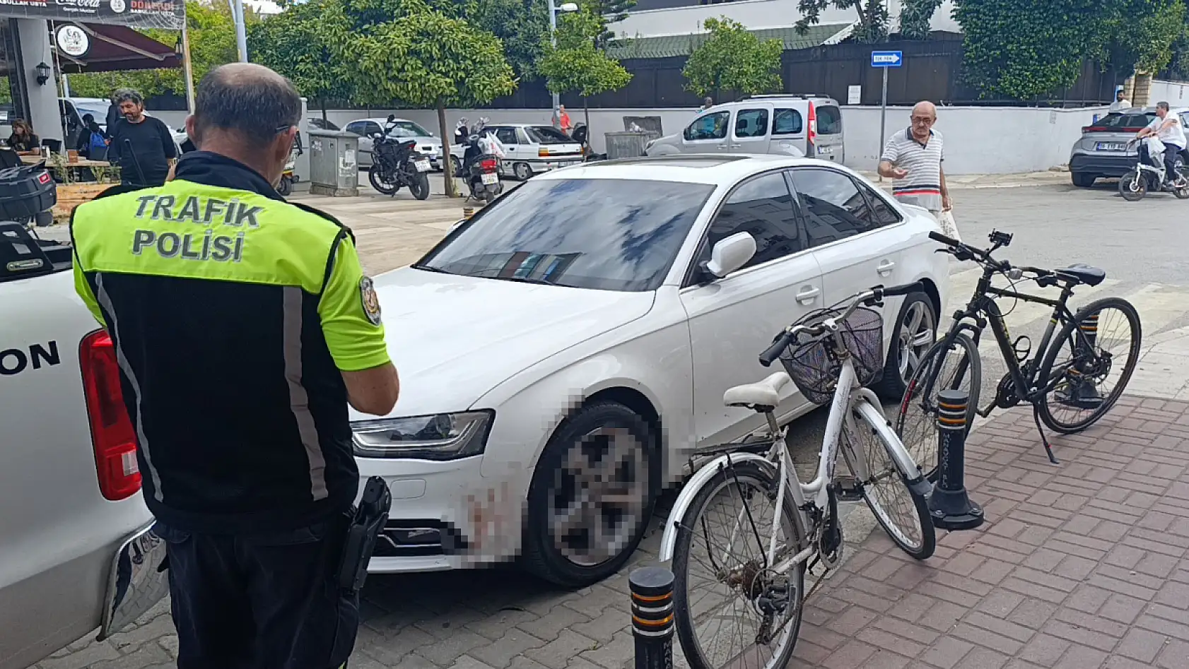 'Araçta kan var' ihbarı polisi alarma geçirdi: Gerçek çok farklı çıktı