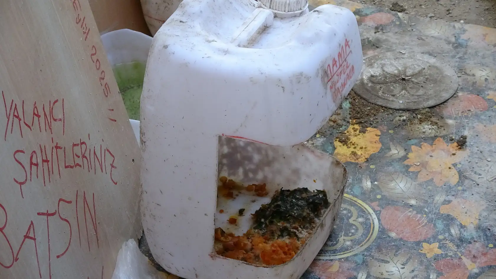 Ev sahibiyle kiracının 'çöplüğe dönmüş bahçe' kavgası