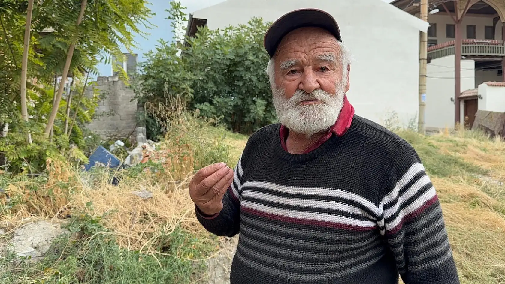 Ev sahibiyle kiracının 'çöplüğe dönmüş bahçe' kavgası