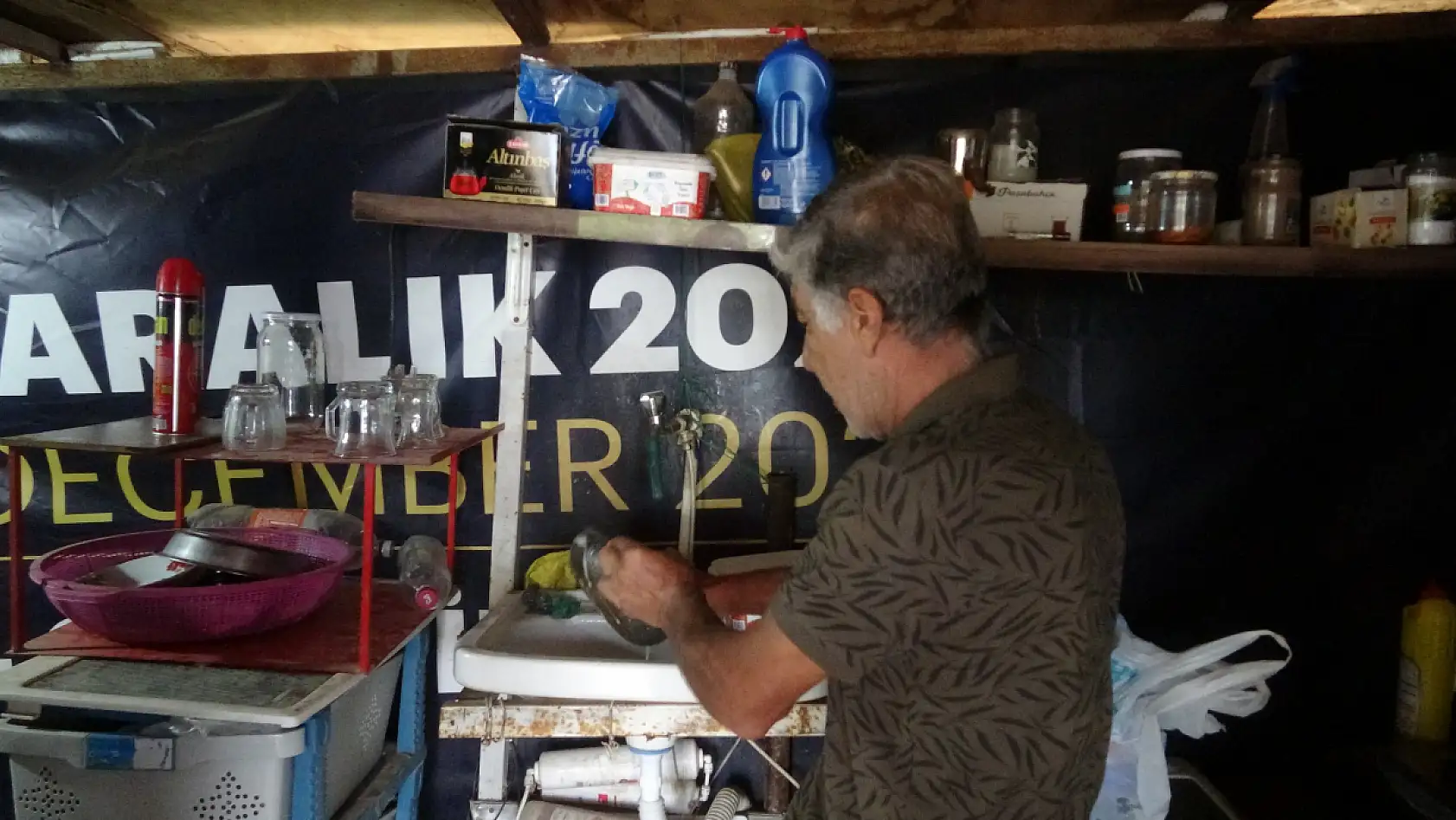 İyiliği hayatını altüst etti, hem yarım milyon lira borçlandı hem de evden kovuldu