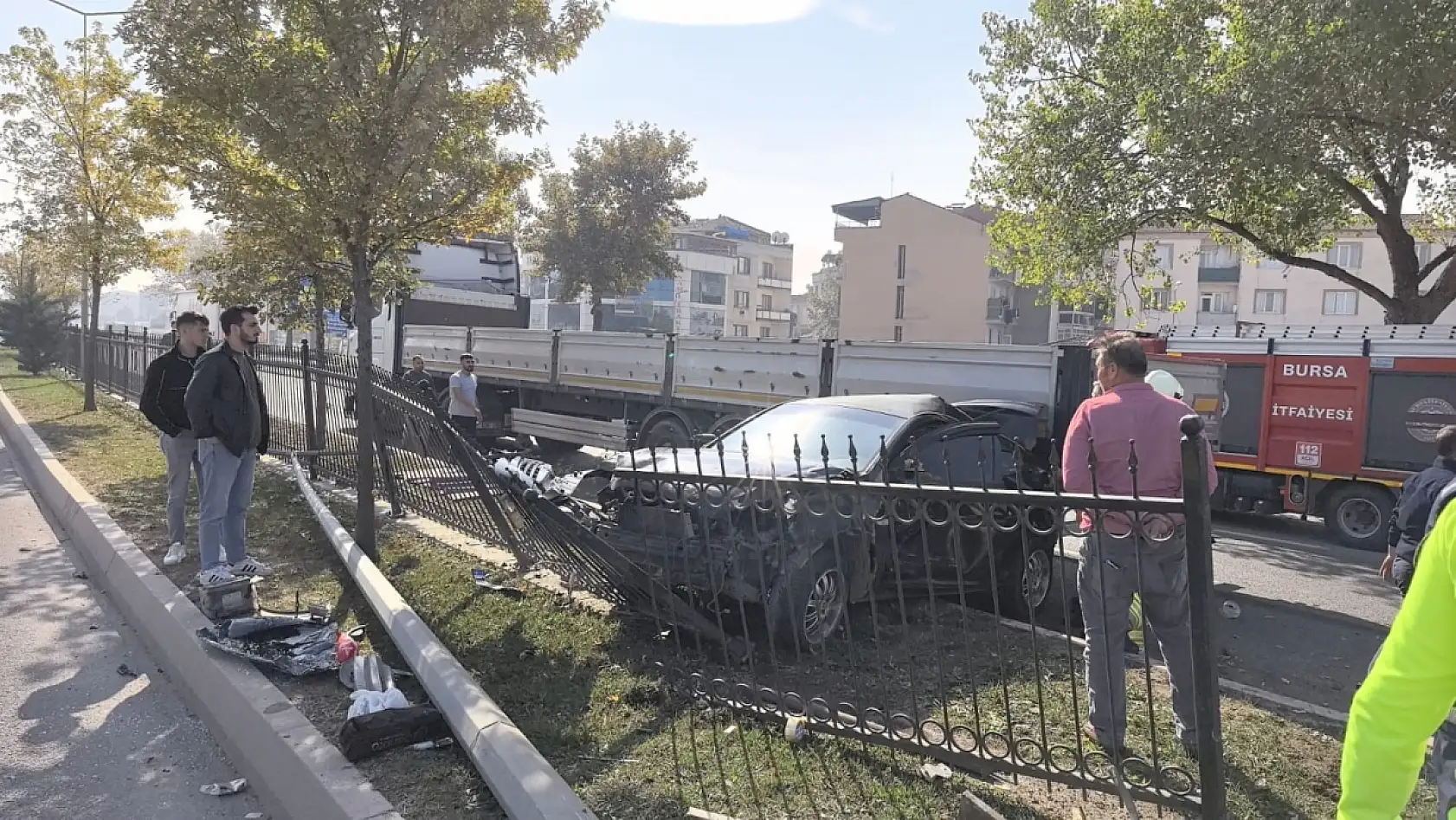 Makas atarken ortalığı birbirine kattı