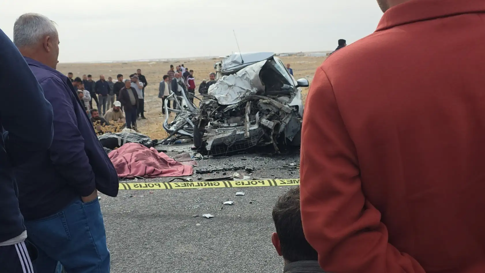 Kamyon ile otomobil çarpıştı: 3 kardeş öldü