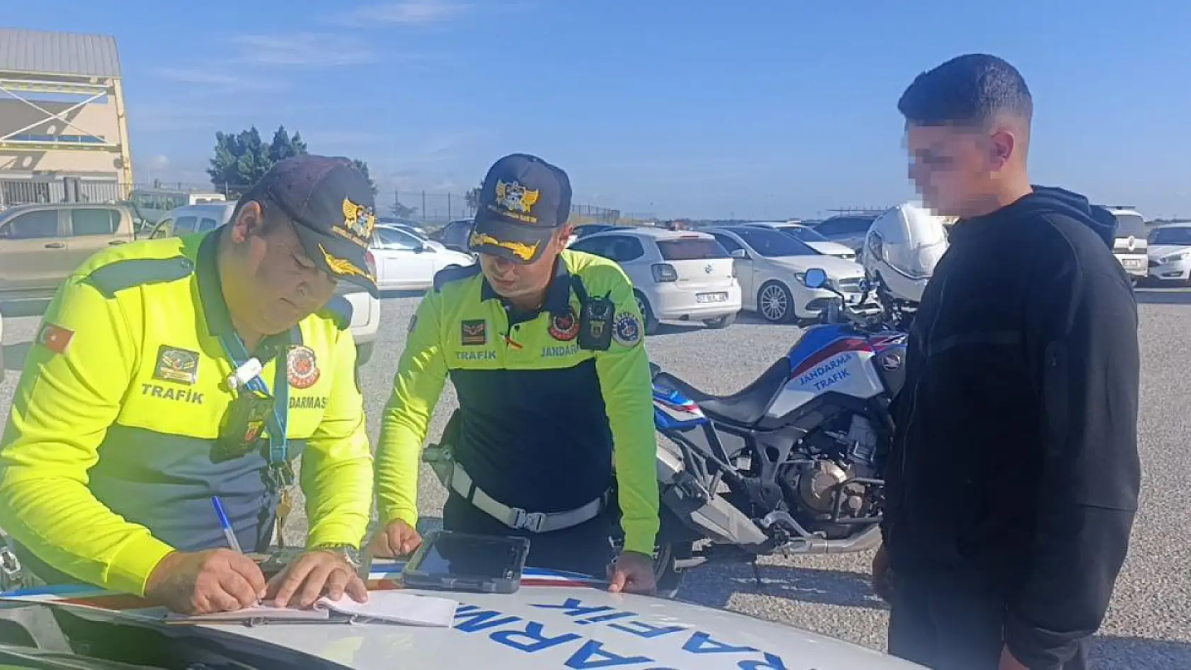 'Yaptıklarımızdan pişman değiliz, aklımız yapamadıklarımızda' dediler 220 bin lira ceza yediler