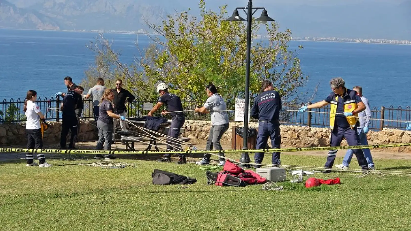 4 çocuk babası 25 metre yükseklikteki falezlerin kayalık alanında ölü bulundu, kardeşinin 'Abim' feryatları yürek yaktı
