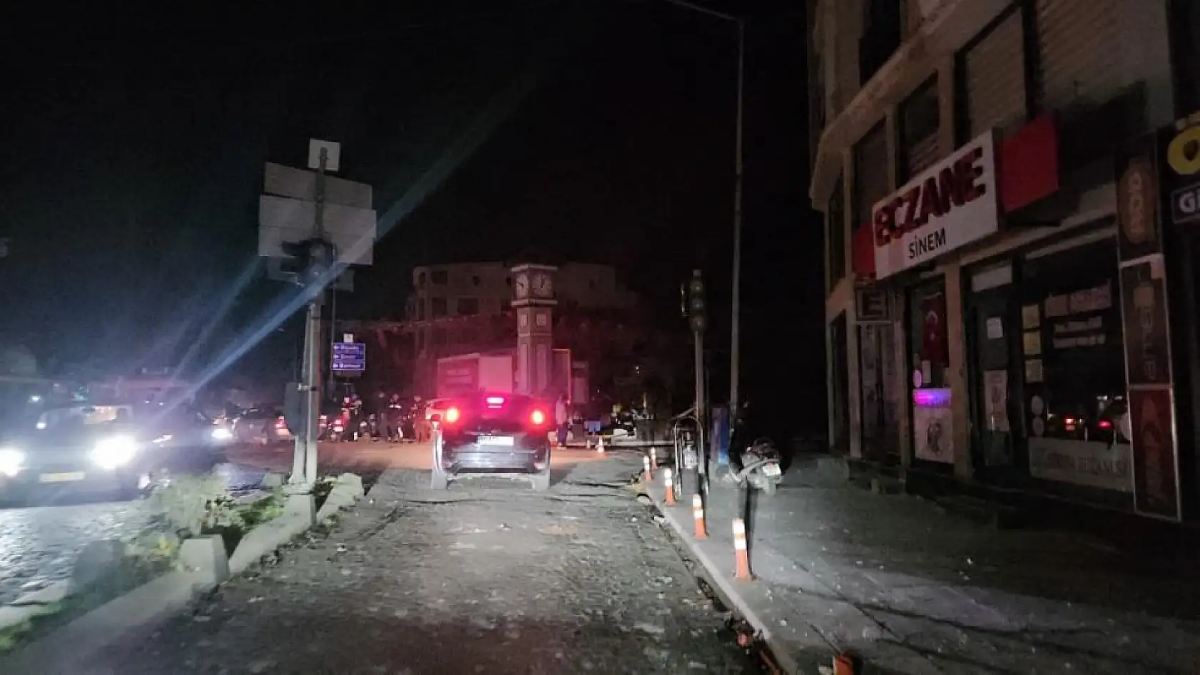 Balıkesir'de 6,1'in ardından 4 şiddetinde peş peşe üç deprem