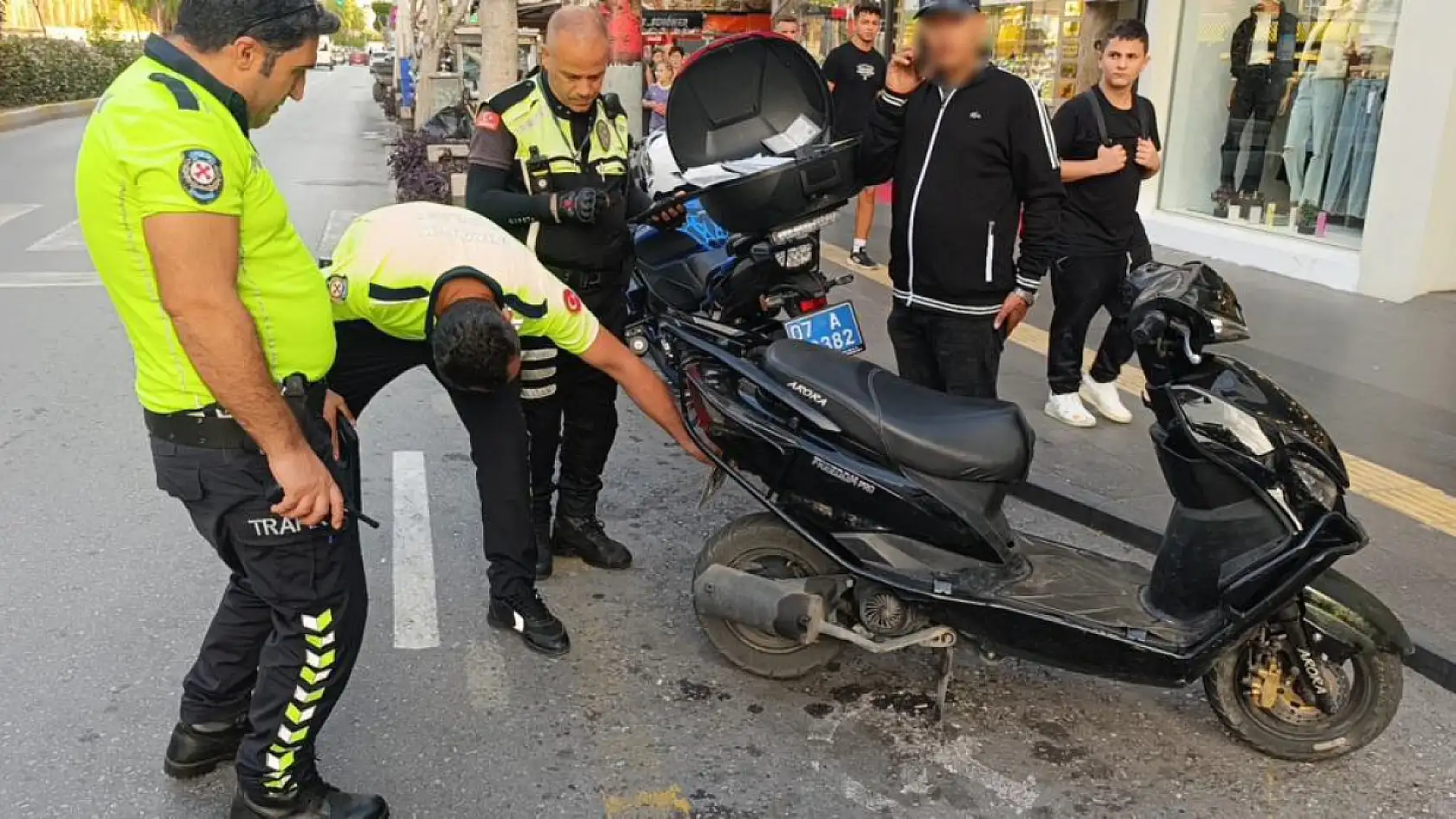 Yayaya yol veren otomobile arkadan çaptı: 41 bin 163 TL ceza yedi