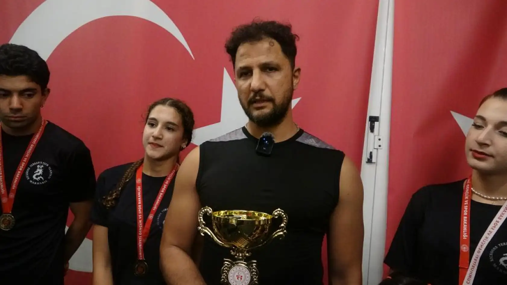 Marmaris'in şampiyon çocukları yine madalyaları topladı