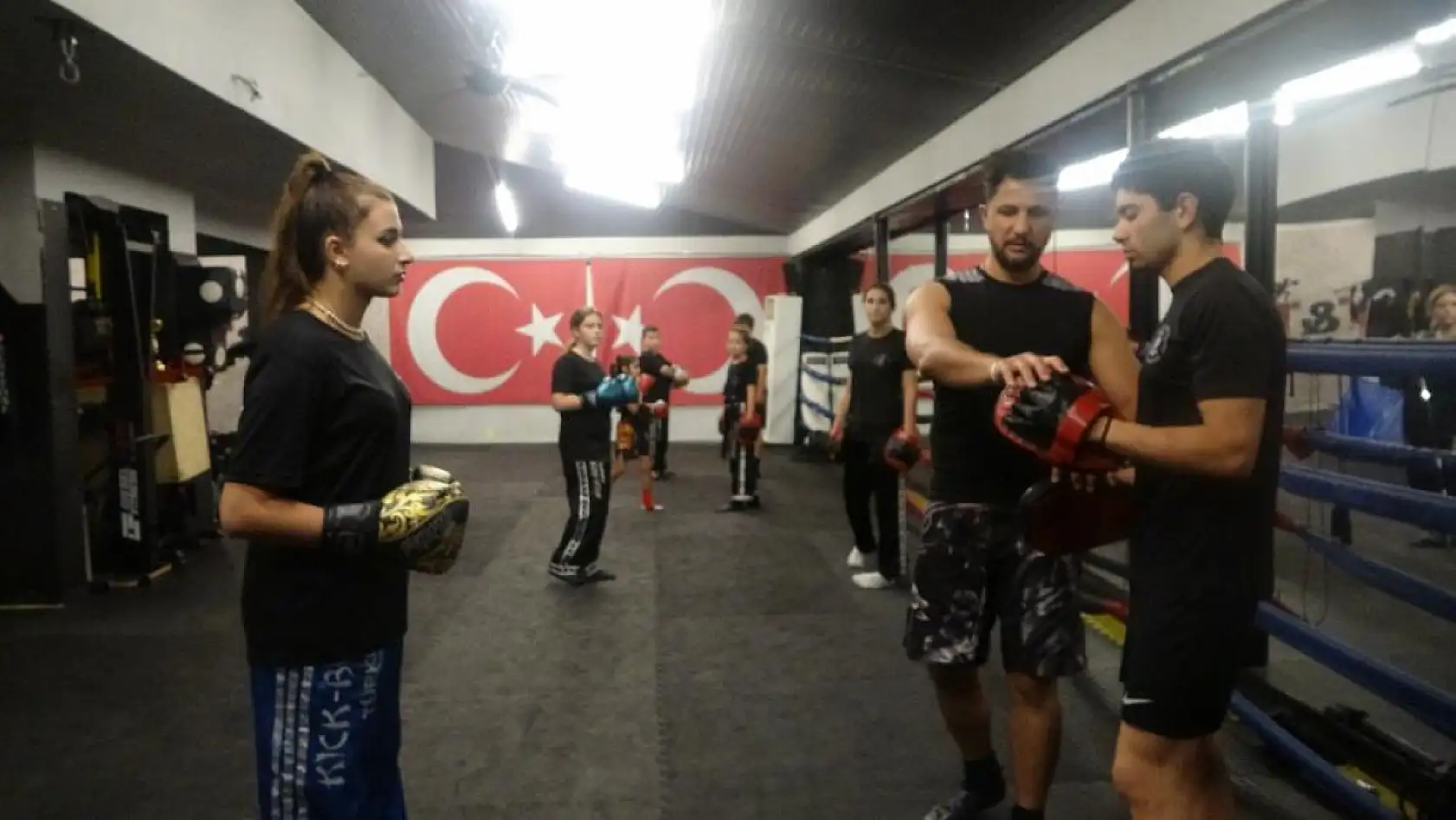 Marmaris'in şampiyon çocukları yine madalyaları topladı