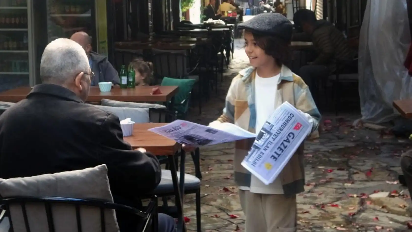 MTK Koleji'nden 'Adım Adım Cumhuriyet' Zeybek gösterisi