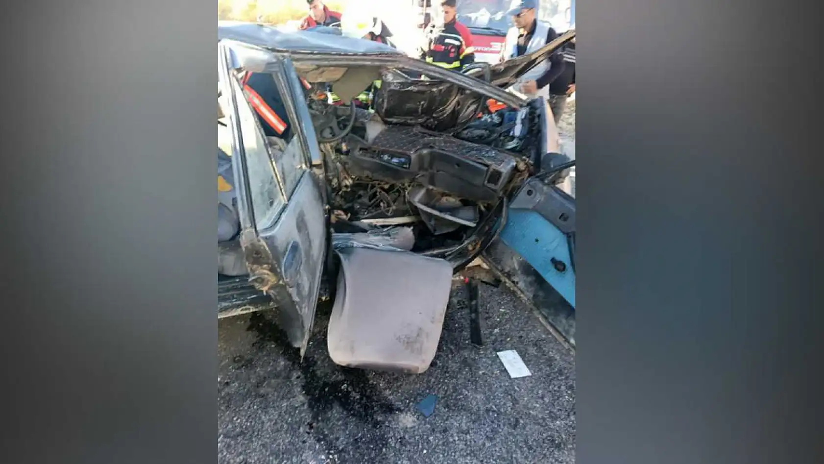 Feci Kaza: Midibüs ve Otomobil Çarpıştı: 3 Ölü, 12 Yaralı