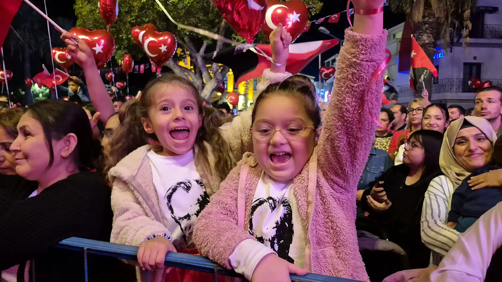 Bodrum'da binlerce vatandaş bayramı kutladı
