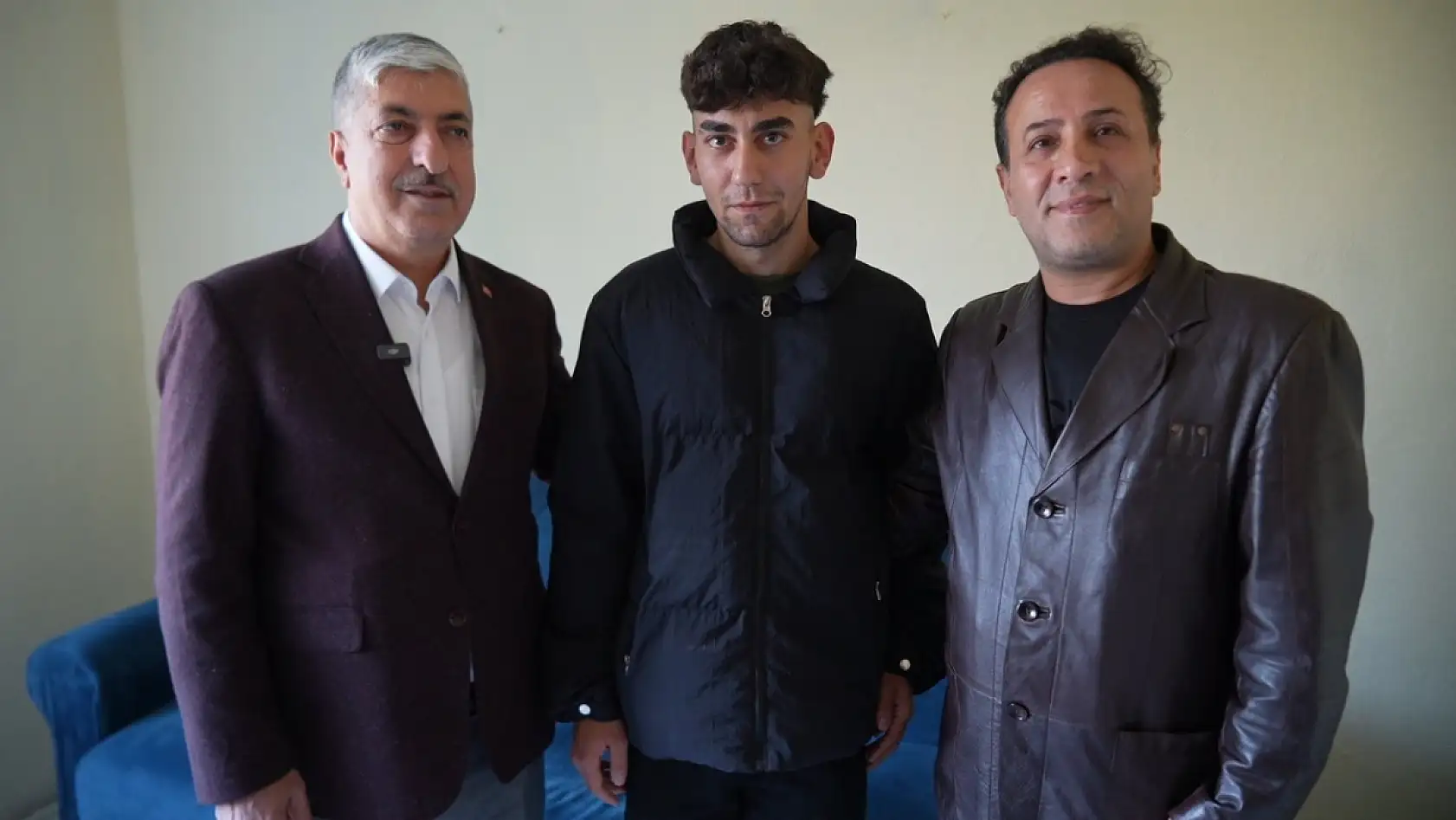 Buz gibi evde tek başına yaşayan gencin yürek burkan hikayesi