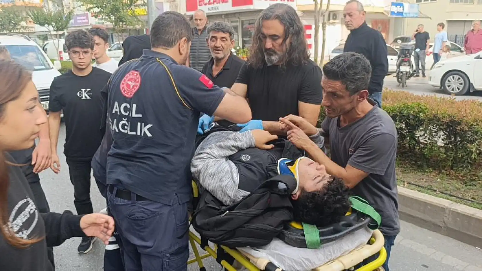 Aynı cadde üzerinde 5 dakika arayla kaza: 2 motosiklet sürücüsü yaralandı