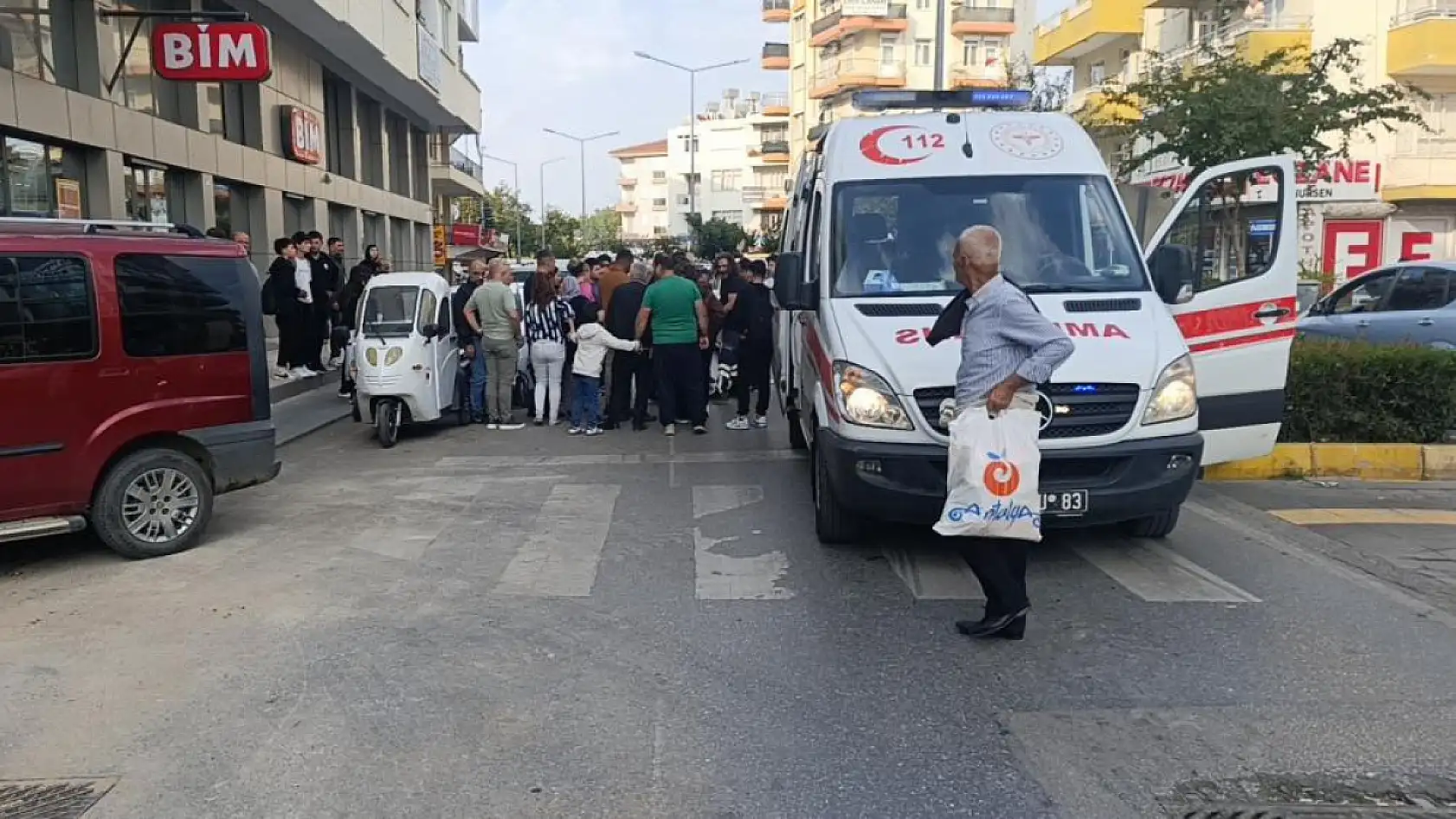 Aynı cadde üzerinde 5 dakika arayla kaza: 2 motosiklet sürücüsü yaralandı