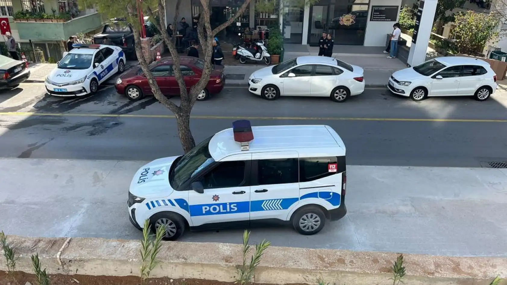 Menteşe'de alacak verecek kavgası kanlı bitti: 1'i ağır 2 yaralı