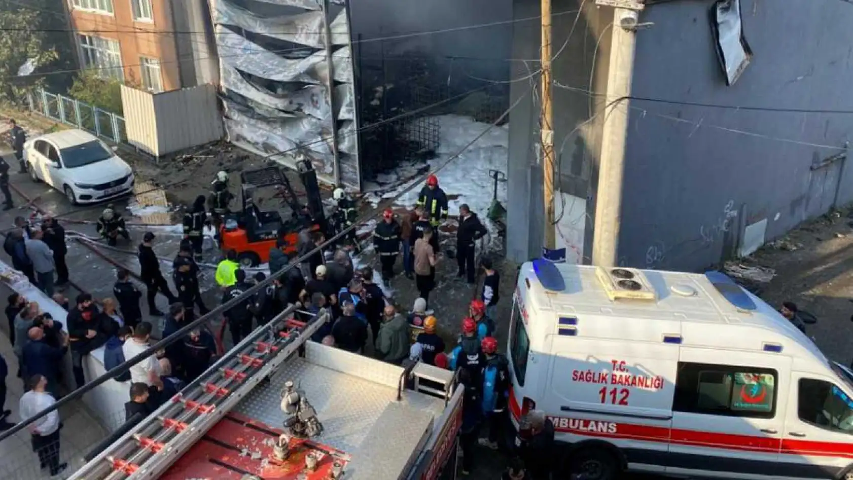 Parfüm dolum tesisinde çıkan yangında 6 ölü, 4 yaralı