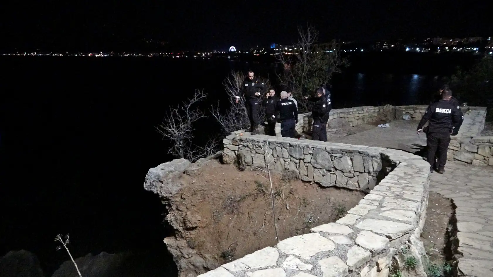 30 metrelik falezlerden kayalık alana düşen genç yaşamını yitirdi