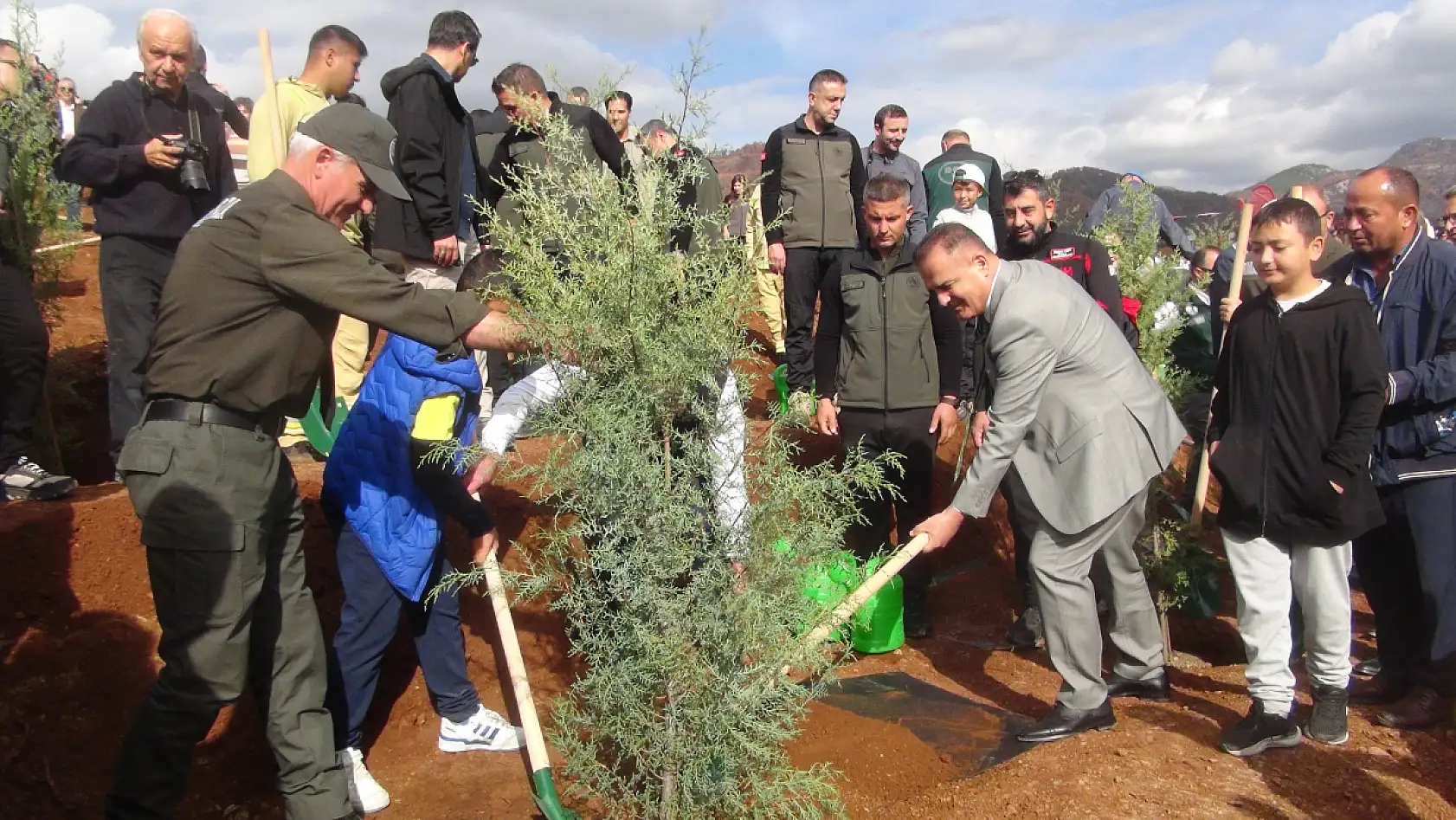 Muğla'da 33 bin fidan toprak ile buluştu