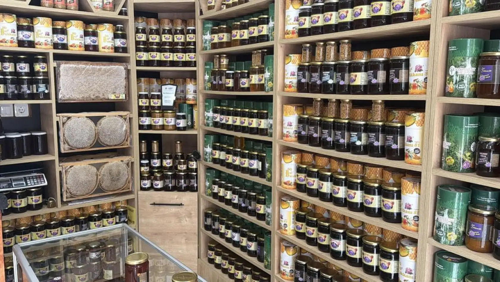 Bal üreticisi uyardı: 'Balınız kışın donmuyorsa sahtedir'