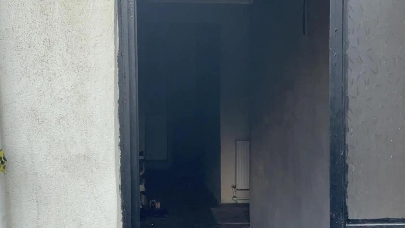 Evde çıkan yangında 2 yaşındaki çocuk hayatını kaybetti, 4 kişi dumandan etkilendi