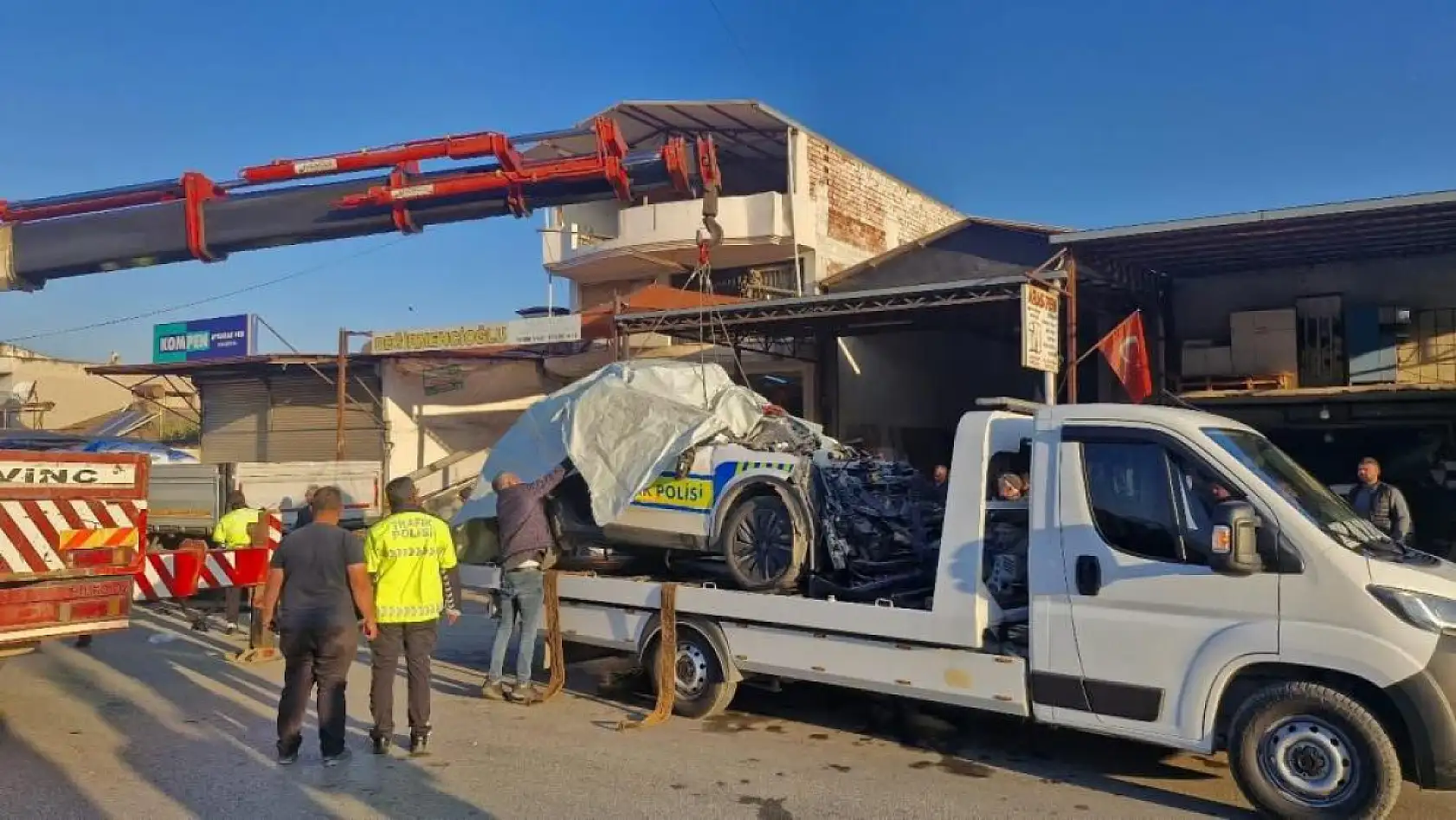 Trafik Kazası: Polis Şehit Oldu