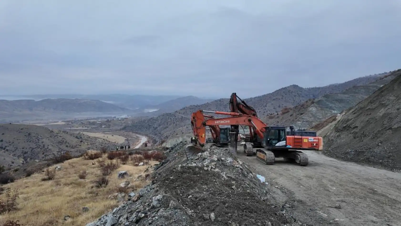 Sivas'ta maden ocağında göçük: 1 işçiyi kurtarma çalışması devam ediyor
