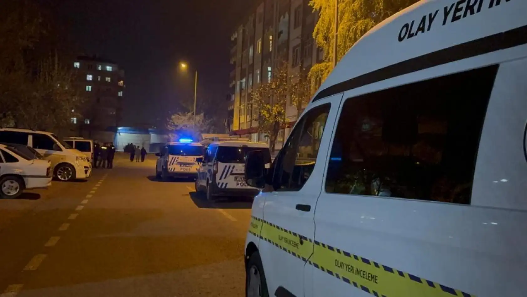 Abla-Kardeş 3 Gün Arayla Evlerinin Penceresinden Atladı