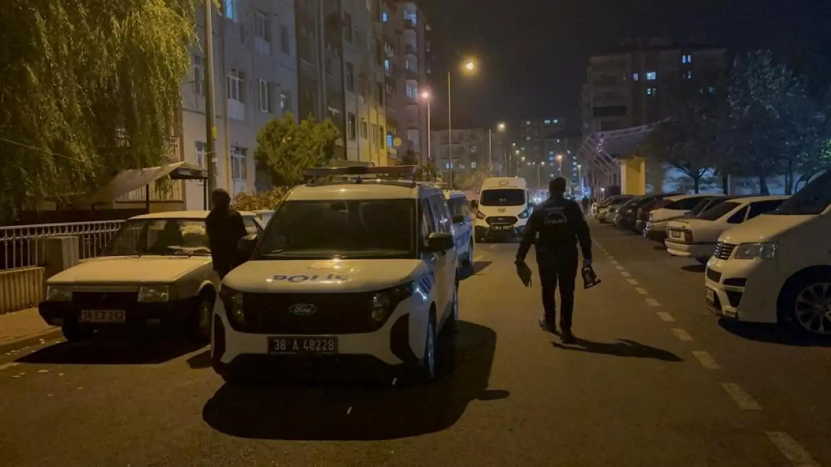 Abla-Kardeş 3 Gün Arayla Evlerinin Penceresinden Atladı