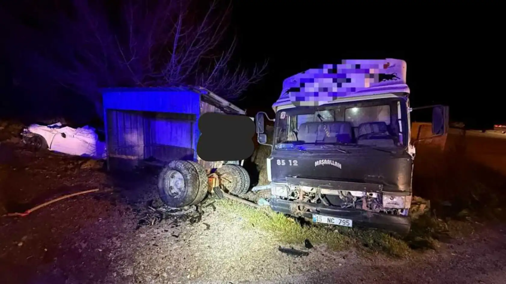 Burdur-Antalya Yolunda Feci Kaza: Sürücü Olay Yerinde Yaşamını Yitirdi