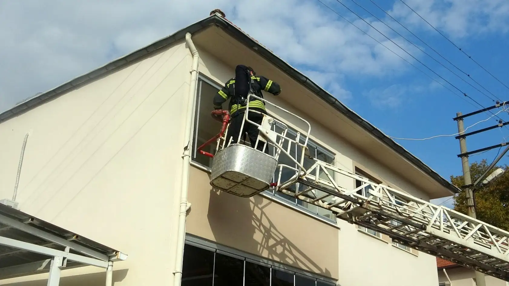 Menteşe'de evde çıkan yangın söndürüldü