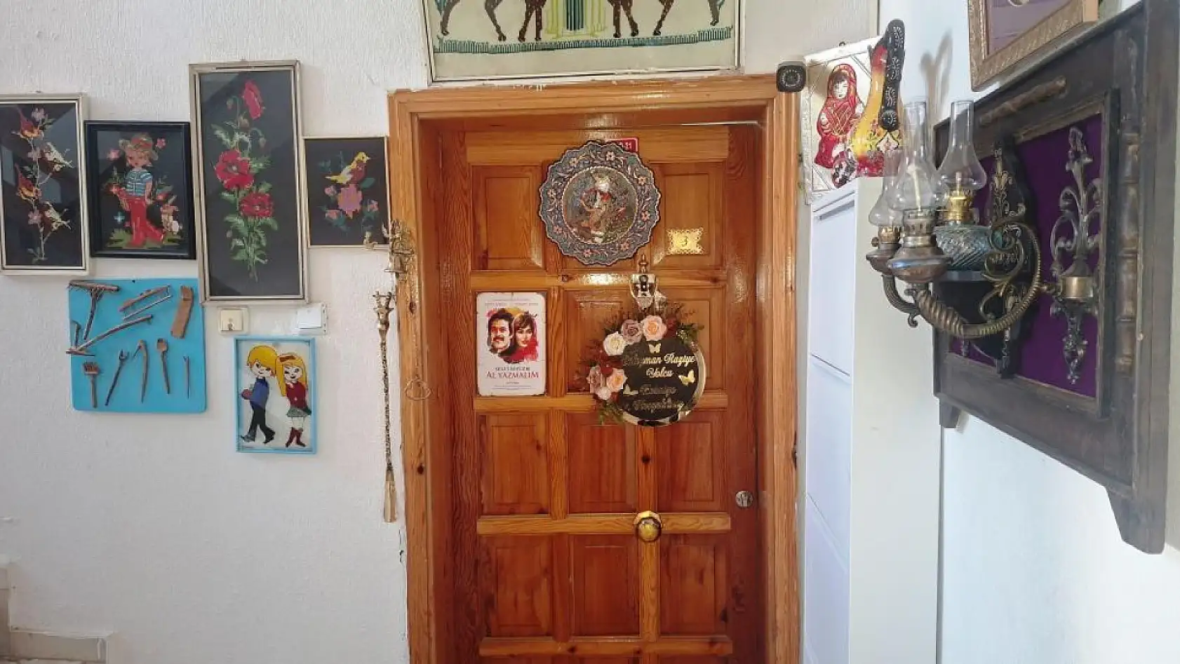 İşçi emeklisi eski antika eşyalarla evinde küçük bir müze kurdu