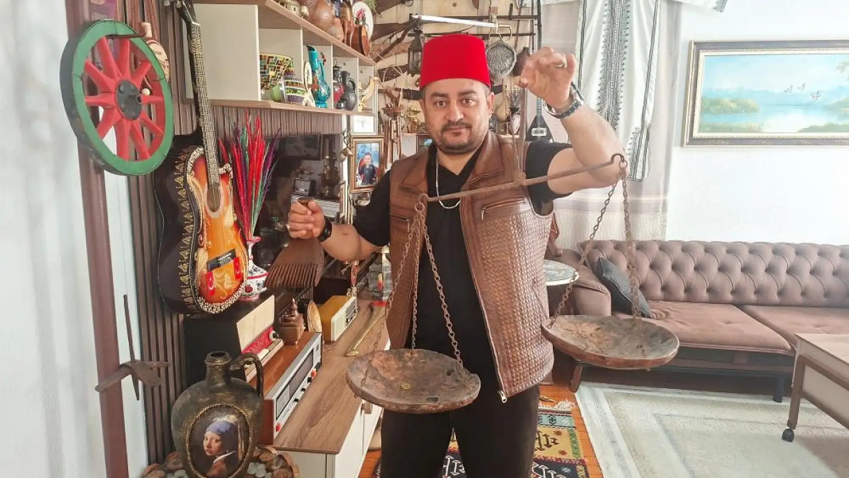 İşçi emeklisi eski antika eşyalarla evinde küçük bir müze kurdu