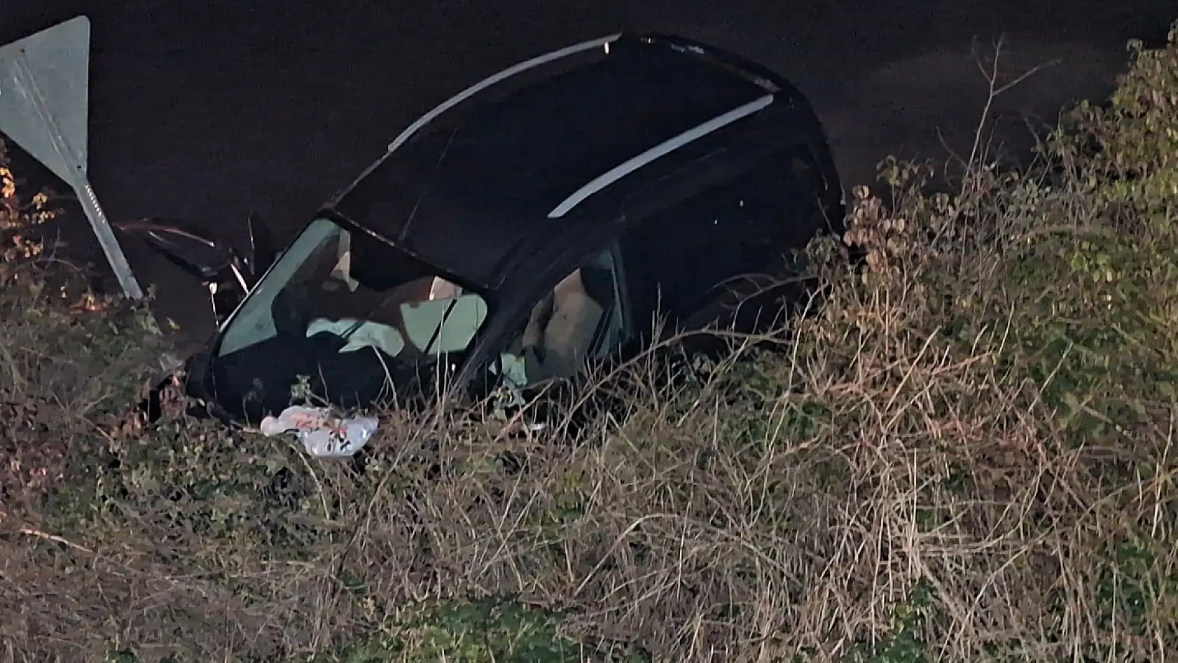 D-140'da kaza yapan araçlar hurdaya döndü: 1 ölü, 2 yaralı