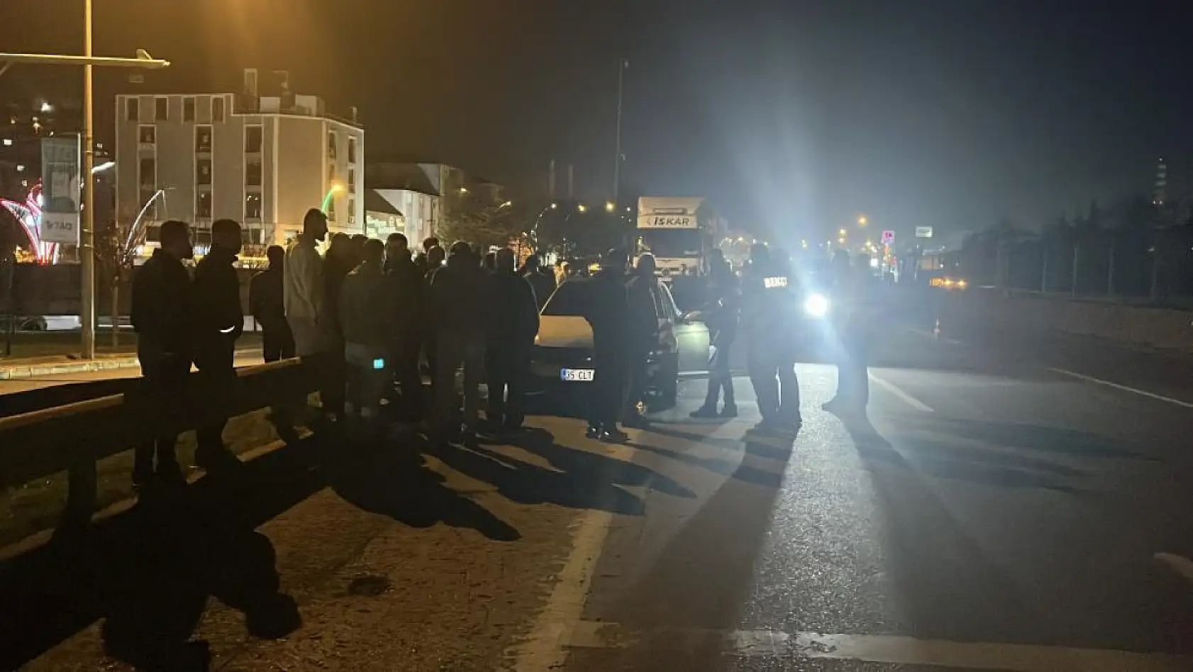 Feci Trafik Kazası: Tır ve Motosiklet Sürücüsü Hayatını Kaybetti